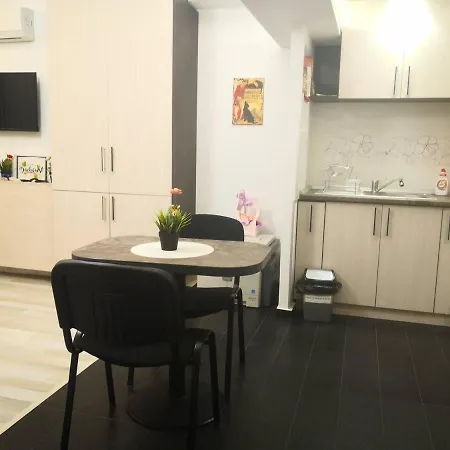 Unirii Center 2km *